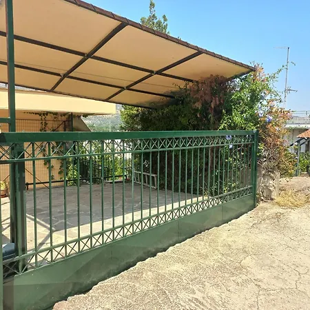 Vaios House Apartmán *